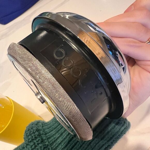 Bodum Chambord 2-Cup Chrome French Press Coffee Maker Stainless Steel 2 cup 7 in - Picture 5 of 13